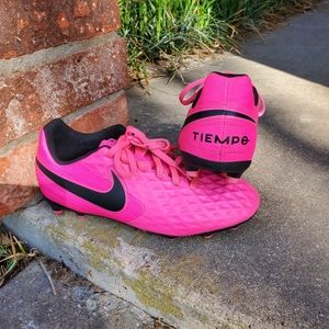 Nike Air Tiempo Legend Soccer Cleats